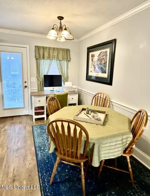 Dining - 222 Cherrybark Ln, Brandon, MS 39047 photo 1 of 1