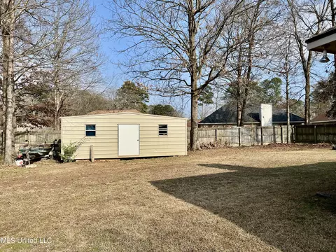 Exterior - 222 Cherrybark Ln, Brandon, MS 39047 photo 4 of 6