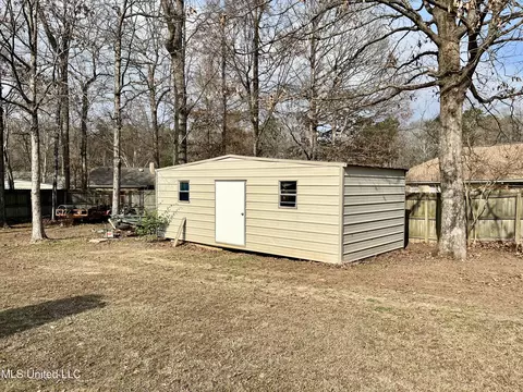 Exterior - 222 Cherrybark Ln, Brandon, MS 39047 photo 6 of 6