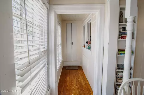 Entry Way - 424 Barksdale St, Jackson, MS 39202 photo 1 of 2