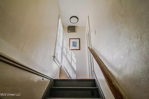 Entry Way - 424 Barksdale St, Jackson, MS 39202 photo 2 of 2