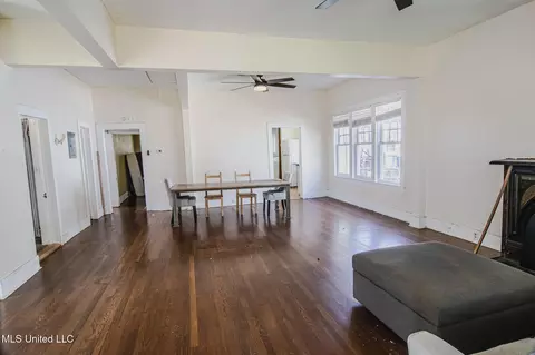 Living - 809 N Congress St, Jackson, MS 39202 photo 1 of 5