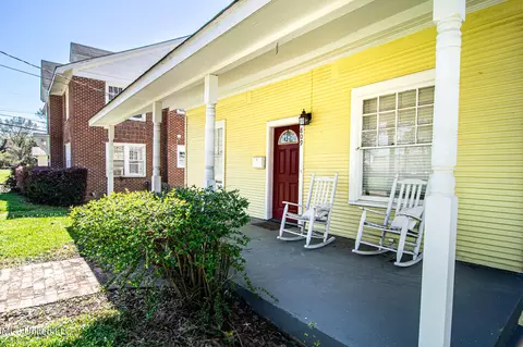 Exterior - 809 N Congress St, Jackson, MS 39202 photo 2 of 5