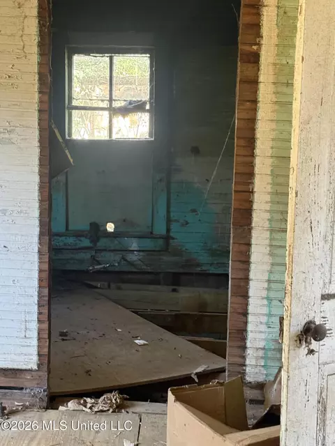 Entry Way - 366 Elm St, Grenada, MS 38901 photo 1 of 1