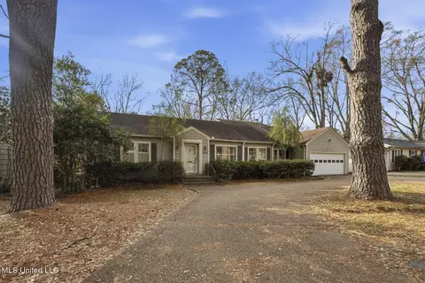 4325 Robin Dr, Jackson, MS 39206
