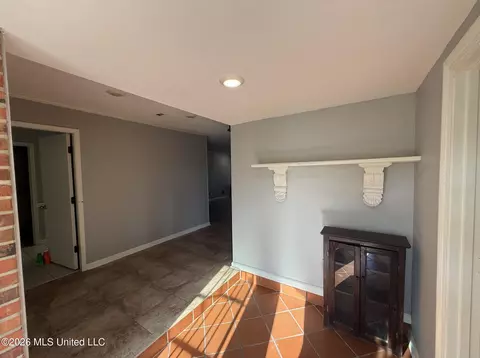 Entry Way - 1488 Spanish Fort Rd, Rolling Fork, MS 39159 photo 1 of 2