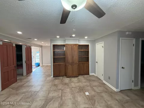 Living - 1488 Spanish Fort Rd, Rolling Fork, MS 39159 photo 2 of 2