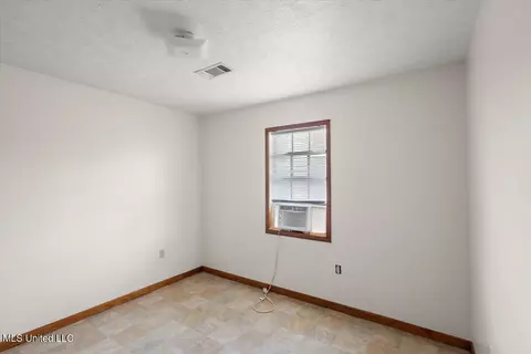 Bedroom - 7958 Hebron Rd, Lexington, MS 39095 photo 1 of 4