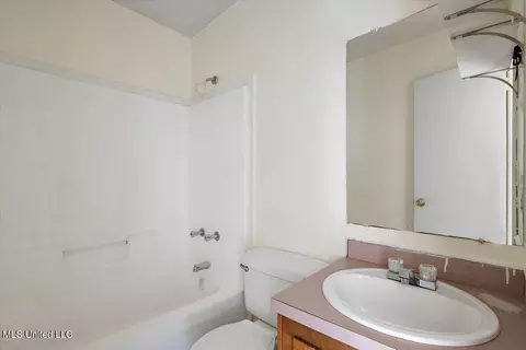 Bath - 7958 Hebron Rd, Lexington, MS 39095 photo 2 of 2