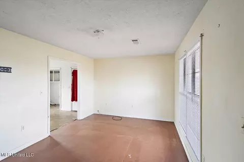 Living - 7958 Hebron Rd, Lexington, MS 39095 photo 3 of 3