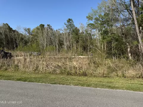 196 Vacation Ln, Waveland, MS 39576