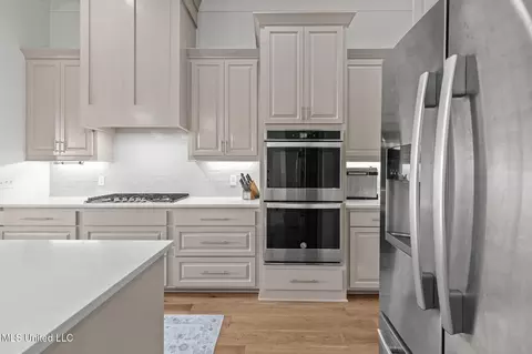 Kitchen - 330 Wellstone Pl, Madison, MS 39110 photo 5 of 6