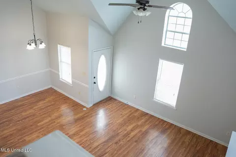 Living - 106 Shadow Hill Dr, Madison, MS 39110 photo 5 of 5