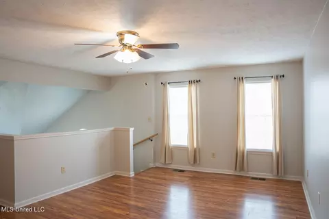 Living - 106 Shadow Hill Dr, Madison, MS 39110 photo 3 of 5