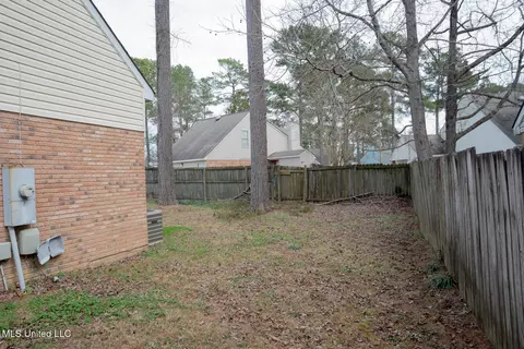 Exterior - 106 Shadow Hill Dr, Madison, MS 39110 photo 2 of 4