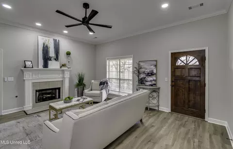 404 White Oak Cv, Florence, MS 39073 photo 4