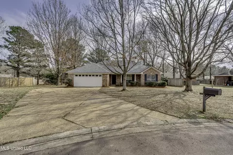 404 White Oak Cv, Florence, MS 39073