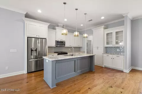 Kitchen - 140 Hampton Rdg, Madison, MS 39110 photo 2 of 4