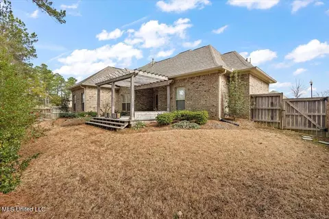 Exterior - 140 Hampton Rdg, Madison, MS 39110 photo 5 of 7