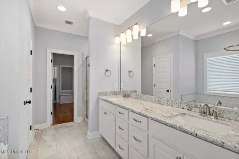 Bath - 140 Hampton Rdg, Madison, MS 39110 photo 1 of 6