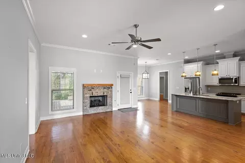 Living - 140 Hampton Rdg, Madison, MS 39110 photo 1 of 2
