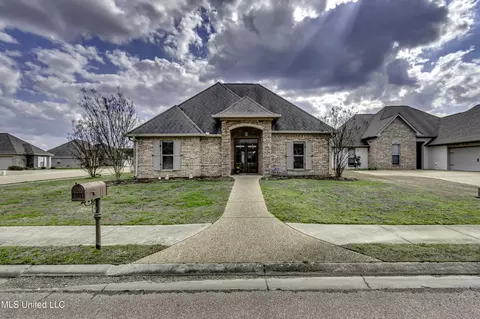 Exterior - 601 Emerald Ct, Brandon, MS 39047 photo 2 of 7