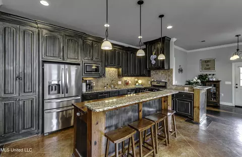 Kitchen - 601 Emerald Ct, Brandon, MS 39047 photo 1 of 6