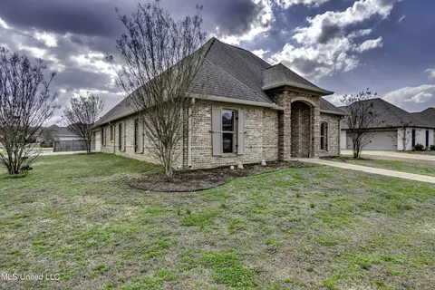 Exterior - 601 Emerald Ct, Brandon, MS 39047 photo 3 of 7