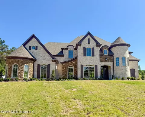 410 Poplar Ln, Holly Springs, MS 38635