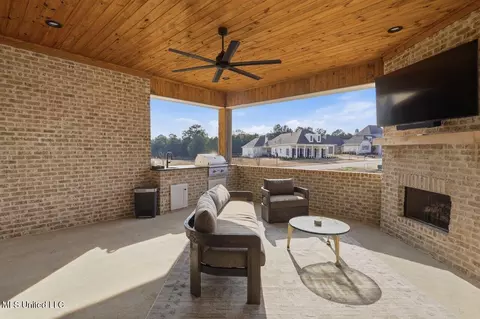 Exterior - 619 Big Valley Loop, Flowood, MS 39232 photo 6 of 8