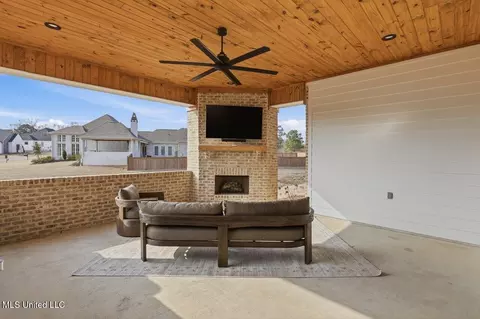 Exterior - 619 Big Valley Loop, Flowood, MS 39232 photo 4 of 8
