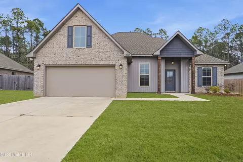 11460 Memphis Cir, Ocean Springs, MS 39564