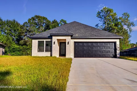 1604 Westgate Pkwy, Gautier, MS 39553