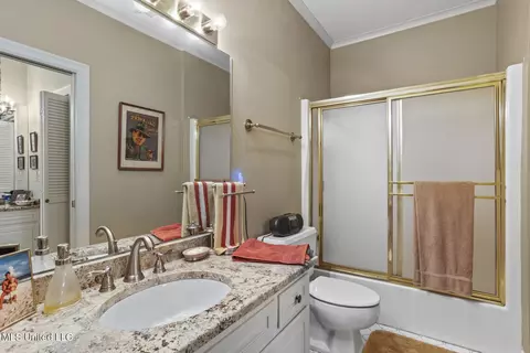 Bath - 420 Saint Andrews Dr #2-4, Jackson, MS 39211 photo 3 of 3