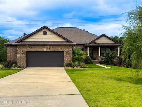 9553 Woodrow Pl, Biloxi, MS 39532