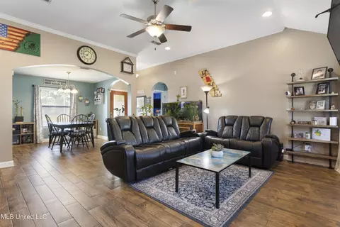 Entry Way - 21392 Edgewood Dr, Saucier, MS 39574 photo 3 of 4