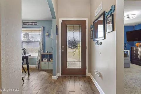 Entry Way - 21392 Edgewood Dr, Saucier, MS 39574 photo 2 of 4
