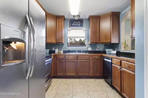 Kitchen - 21392 Edgewood Dr, Saucier, MS 39574 photo 1 of 3