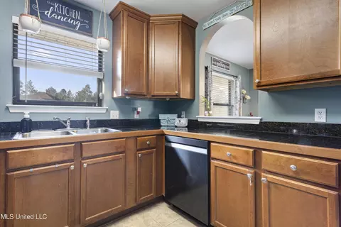 Kitchen - 21392 Edgewood Dr, Saucier, MS 39574 photo 2 of 3