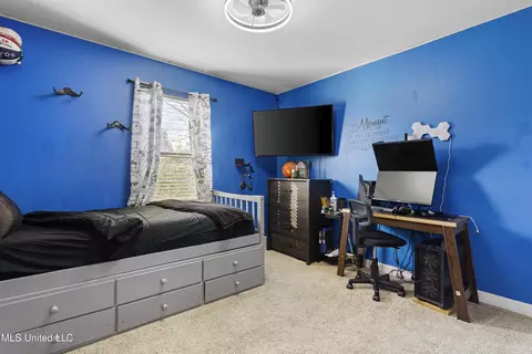 Bedroom - 21392 Edgewood Dr, Saucier, MS 39574 photo 3 of 4