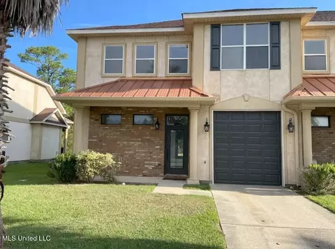 214 Capri Pl, Ocean Springs, MS 39564