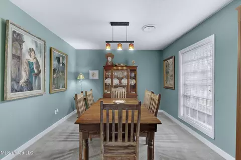 Dining - 5420 Marblehead Dr, Jackson, MS 39211 photo 1 of 2