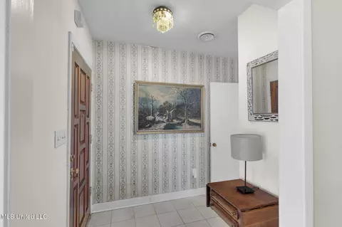 Entry Way - 5420 Marblehead Dr, Jackson, MS 39211 photo 2 of 2
