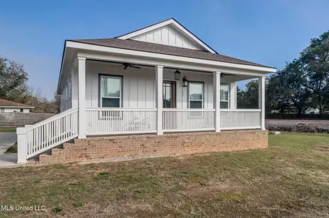 306 Cowan Rd, Gulfport, MS 39507