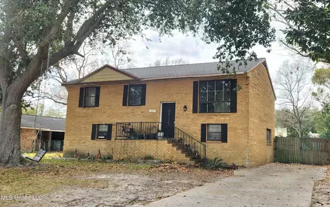 2903 Larchmont St, Pascagoula, MS 39567