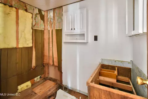 Bath - 7271 Highway 57, Lucedale, MS 39452 photo 1 of 2