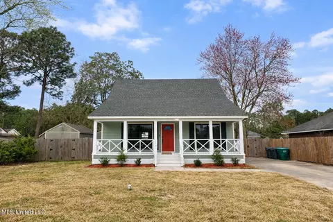 2617 Tampica Rd, Gautier, MS 39553