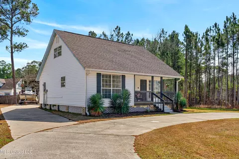 496 Royal Oak Blvd, Pass Christian, MS 39571