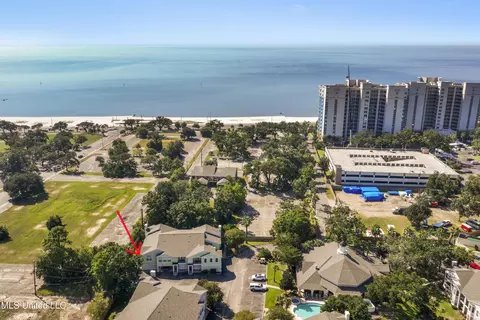 2252 Beach Dr #205, Gulfport, MS 39507