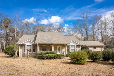 2804 Holden Dr, Vancleave, MS 39565